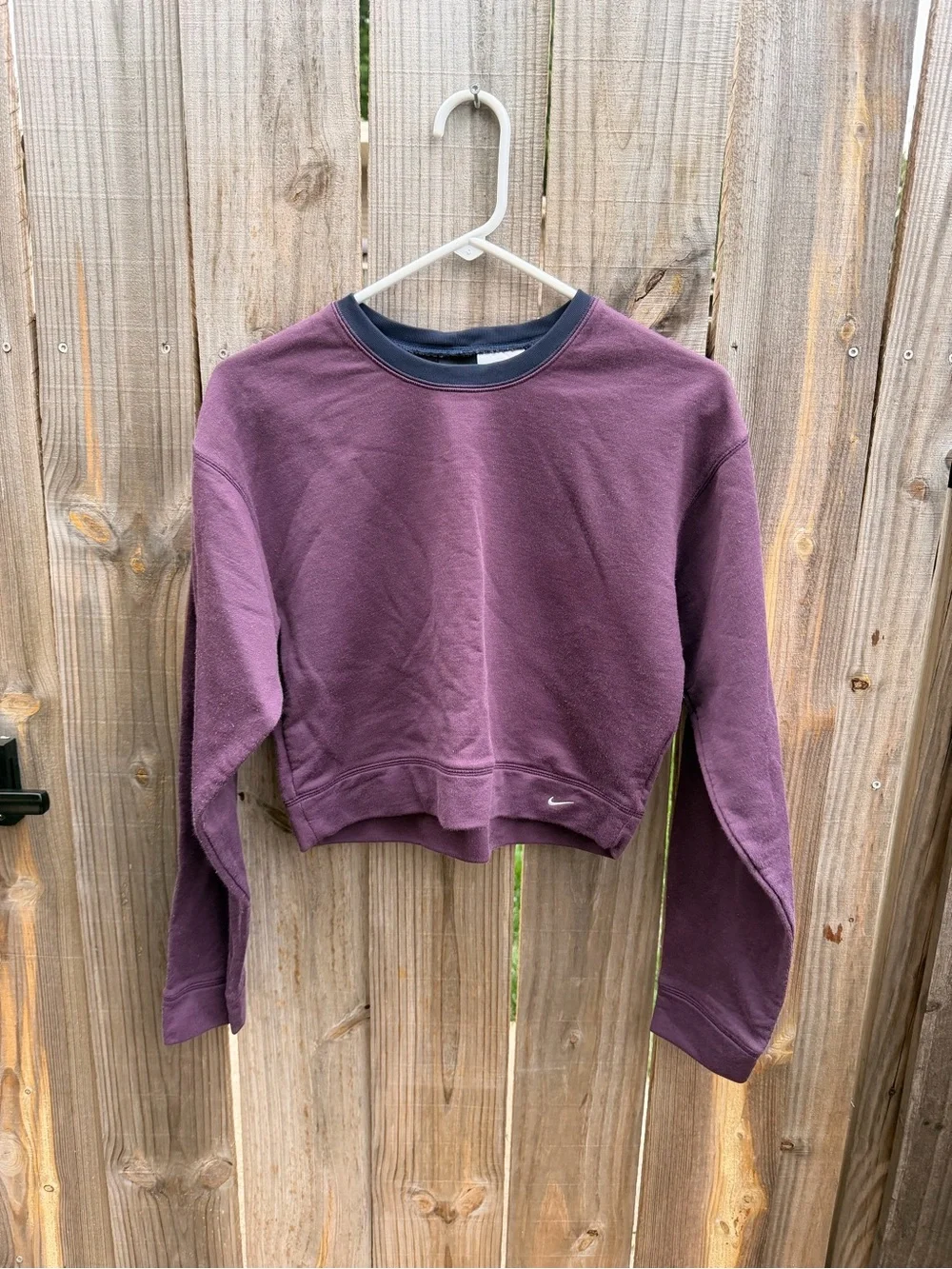 Y2K Nike crop top Women's Plum Cropped Crewneck Sweatshirt Size Medium